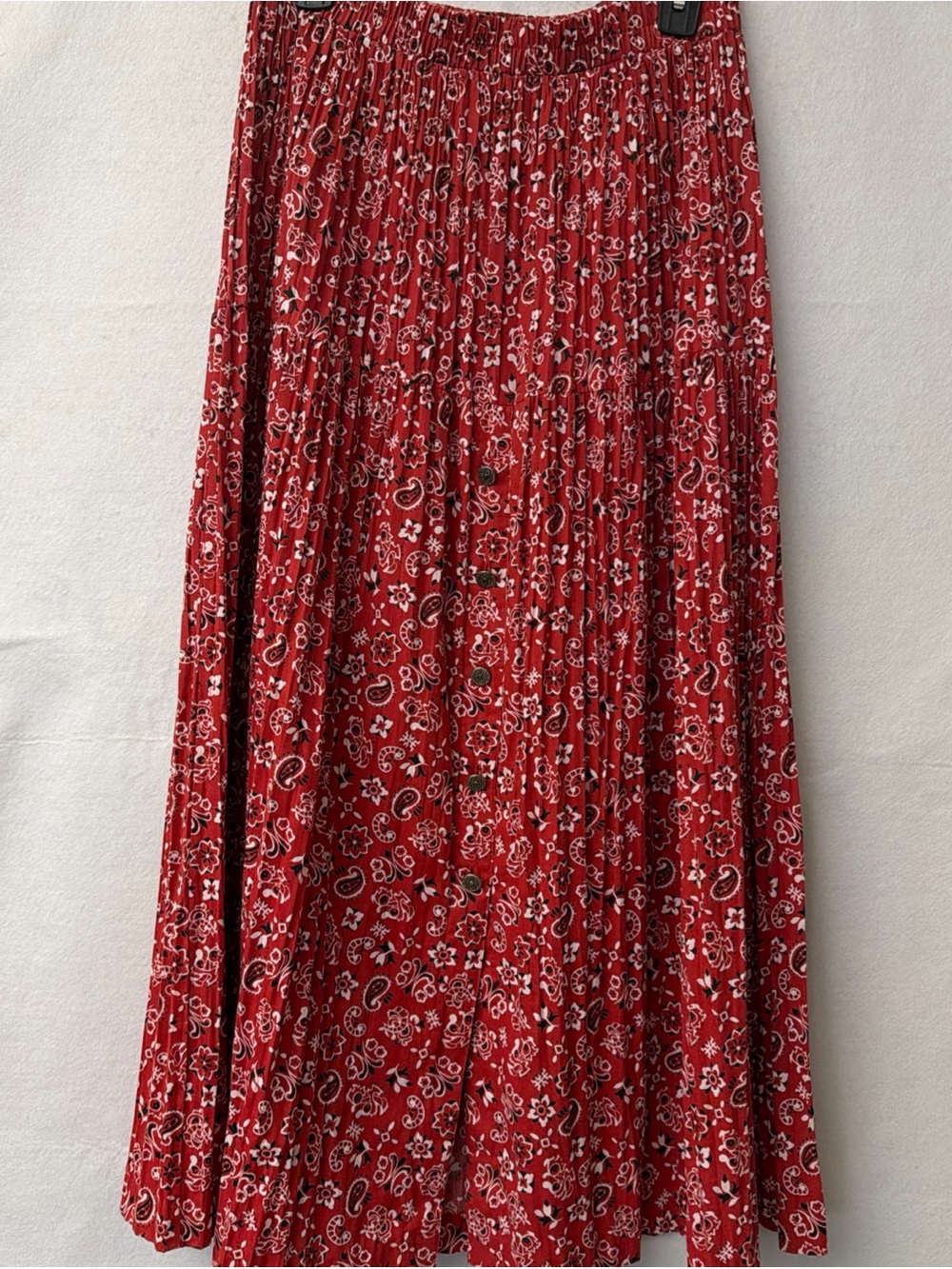 Vintage 90’sred bandanna print Accordion pleated Tiered Button-Front Maxi Skirt - Picture 6 of 7